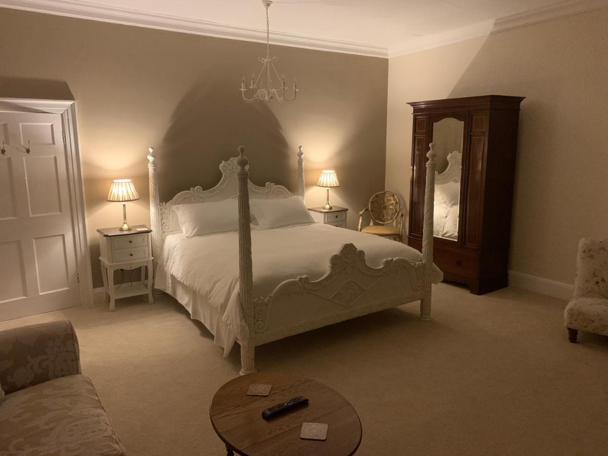 Old Rectory Bed & Breakfast South Dalton Exterior photo